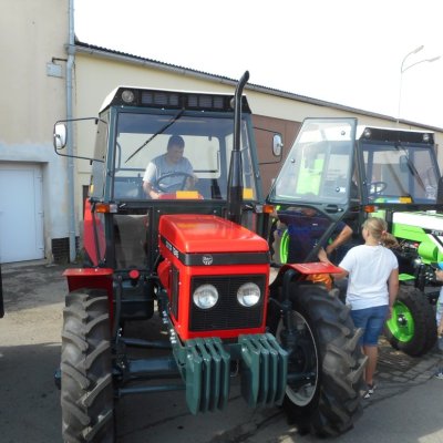 Cestářské rodeo - traktor Zetor s řidičem
